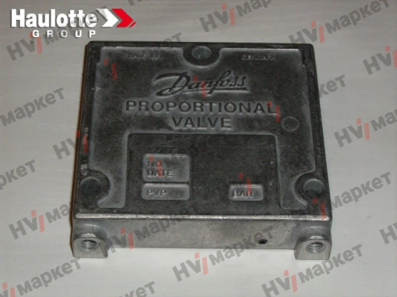 2421607470 - Крышка клапана