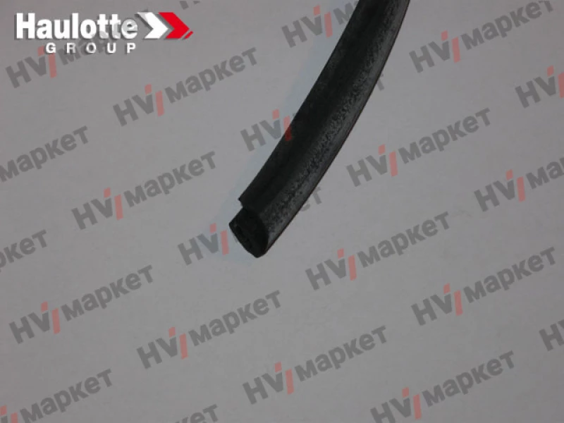 2421609030 - Уплотнитель для капота