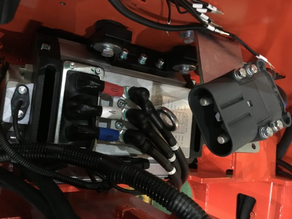 Электрический вилочный погрузчик Noblelift FE4P30N Duplex mast (Литий 412Ач, В-3000мм), высота подъема 3000 мм, грузоподъемность 3000 кг, ширина вил 125 мм