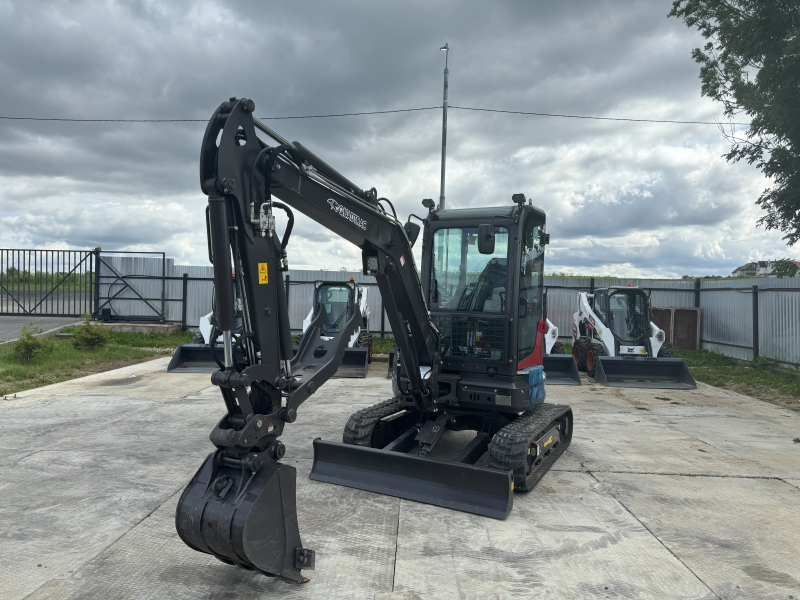 Мини-экскаватор QUADTRAC E40 PRO (4т, кабина, A/C, квикаплер, бур, 3 ковша. Гидравлический прижим) HV Market