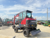 Мини-экскаватор QUADTRAC E60W (6 т, кабина, А/С, квикаплер, поворотная стрела, траншейный ковш) HV Market