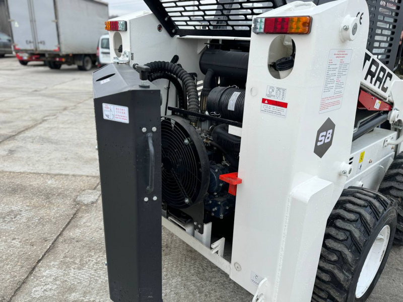 Мини-погрузчик XTRAC S8 (850 кг) HV Market