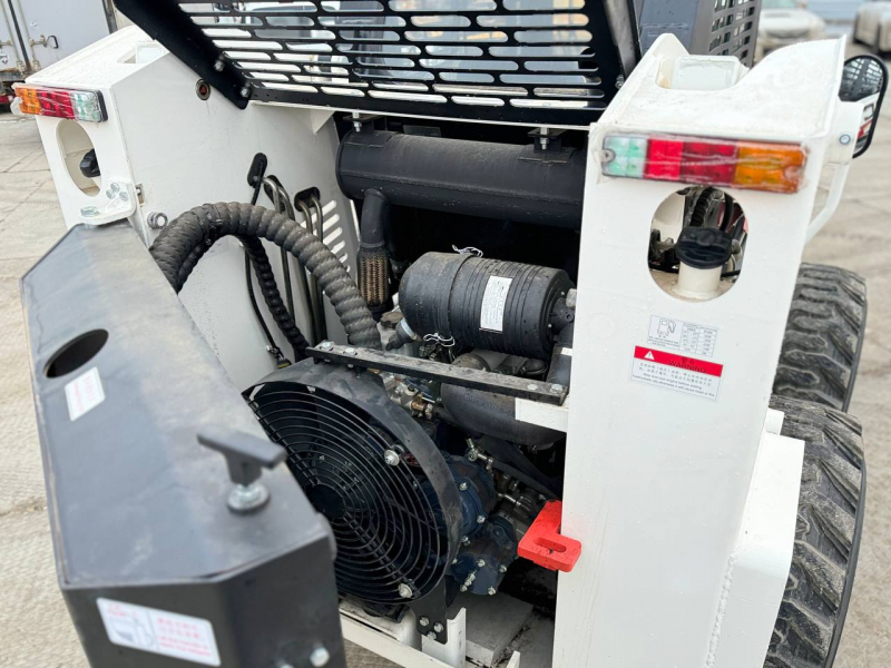 Мини-погрузчик XTRAC S9 (950 кг) HV Market