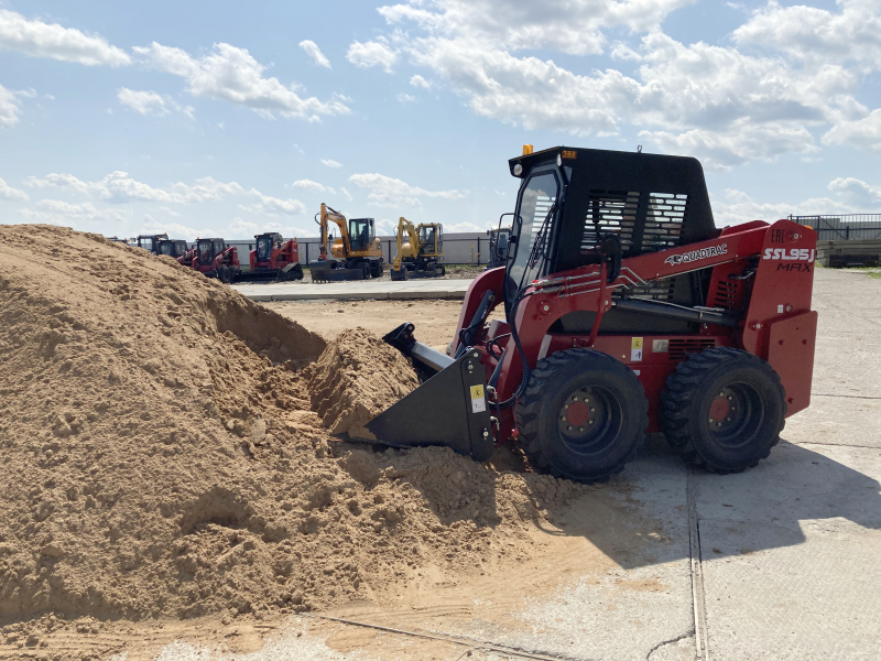 Мини-погрузчик QUADTRAC SSL95 MAX (950 кг кондиционер ковш 4-1) HV Market