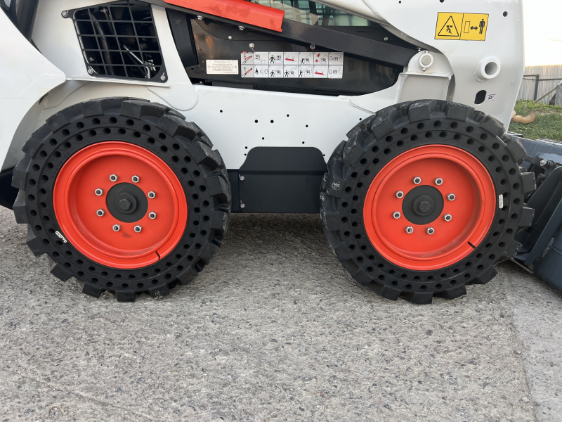 Мини-погрузчик BOBCAT S530 (Г/п 860 кг)