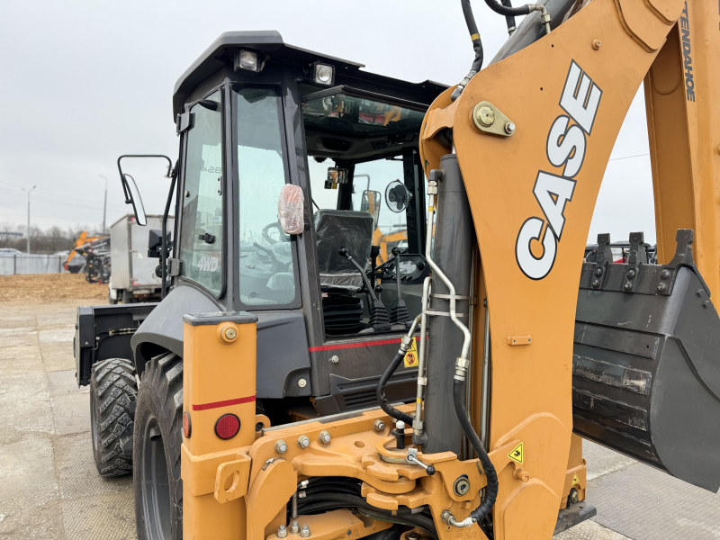 Экскаватор-погрузчик CASE 770 EX PLUS