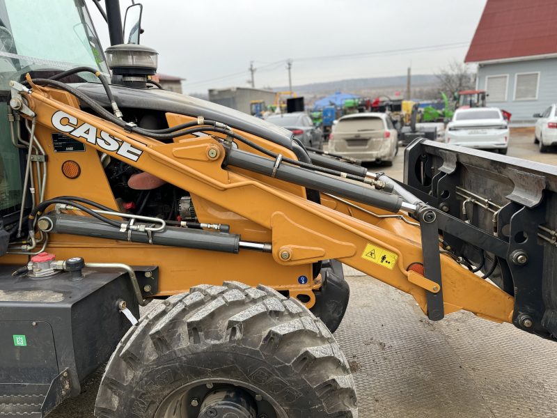 Экскаватор-погрузчик CASE 770 EX PLUS