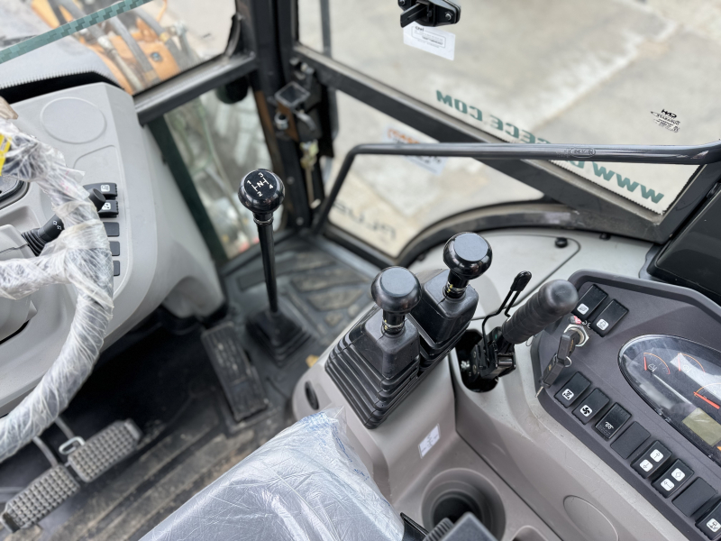 Экскаватор-погрузчик CASE 770 EX PLUS