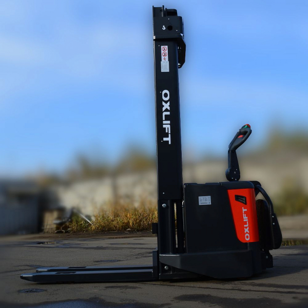Самоходный штабелер с платформой для оператора OXLIFT BX15 5500 мм Premium 1500 кг