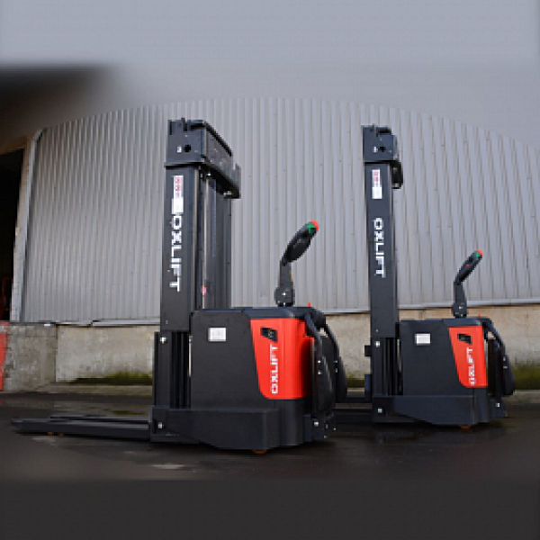 Самоходный штабелер с платформой оператора OXLIFT Premium PS 1555 1500 кг 5.5 м FFL HV Market