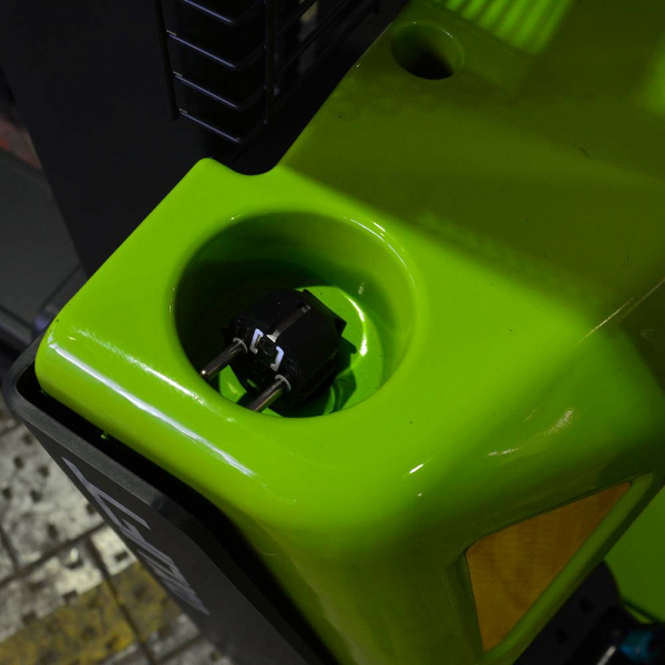 Самоходный штабелер OXLIFT AX1526LC 2600 мм 1500 кг Li-ion HV Market