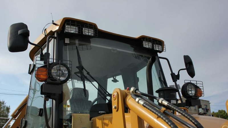 Колесный экскаватор-погрузчик MTK 3CX