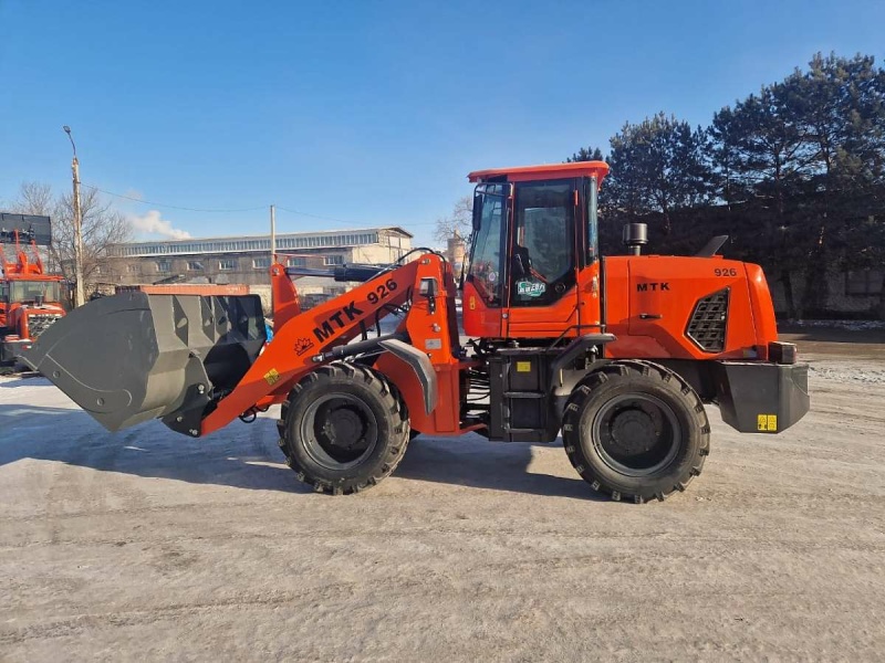 Фронтальный погрузчик МТК 926