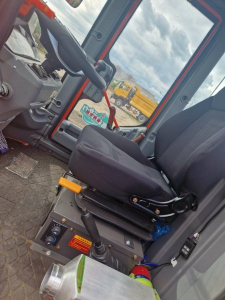 Фронтальный погрузчик МТК 926