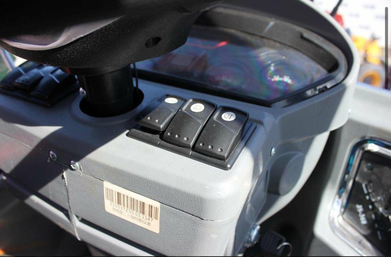 Фронтальный погрузчик МТК 926