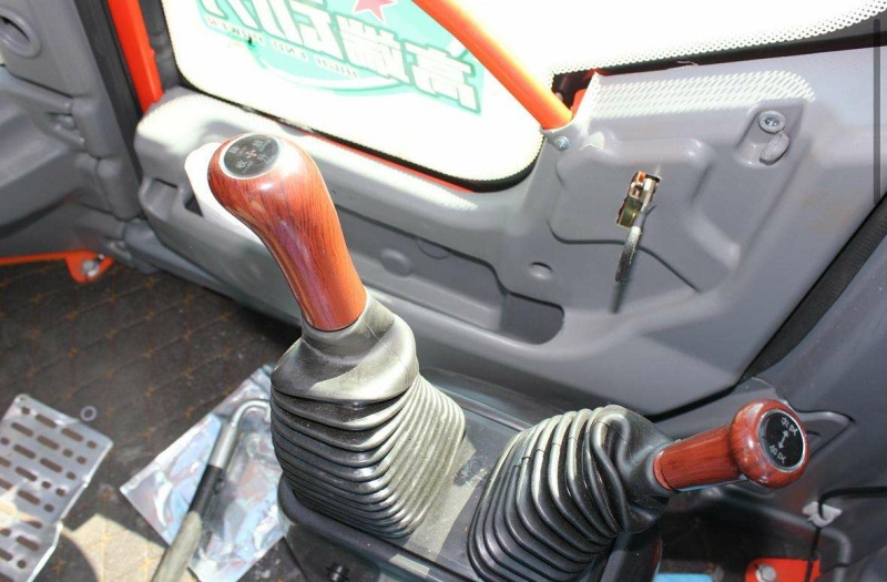 Фронтальный погрузчик МТК 926