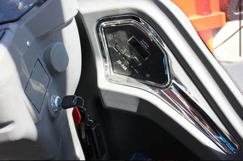 Фронтальный погрузчик МТК 926