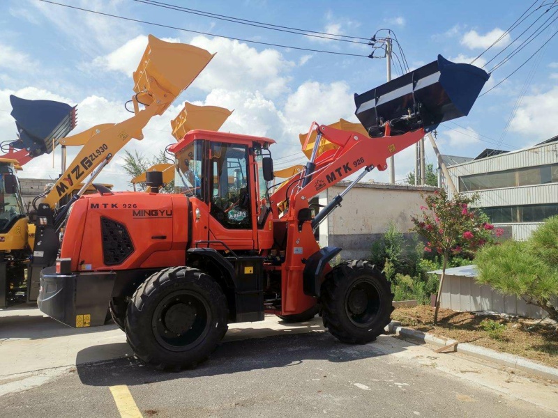 Фронтальный погрузчик МТК 926
