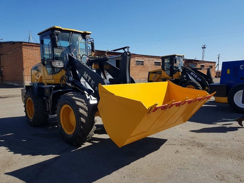Фронтальный погрузчик МТК 930