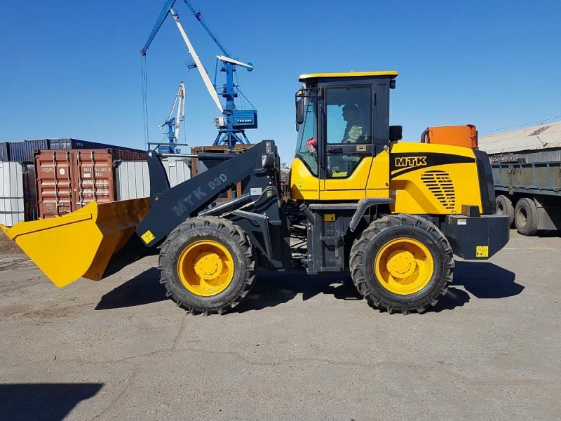 Фронтальный погрузчик МТК 930