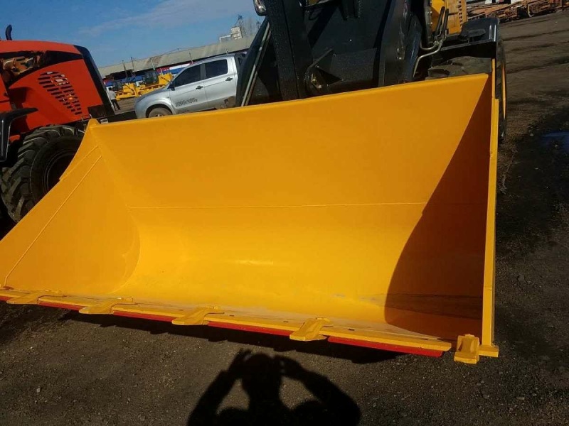 Фронтальный погрузчик МТК 930