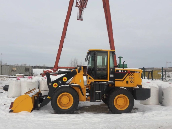 Фронтальный погрузчик с удлинённой стрелой MTK 300М