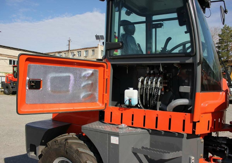 Телескопический погрузчик MTK TL2000