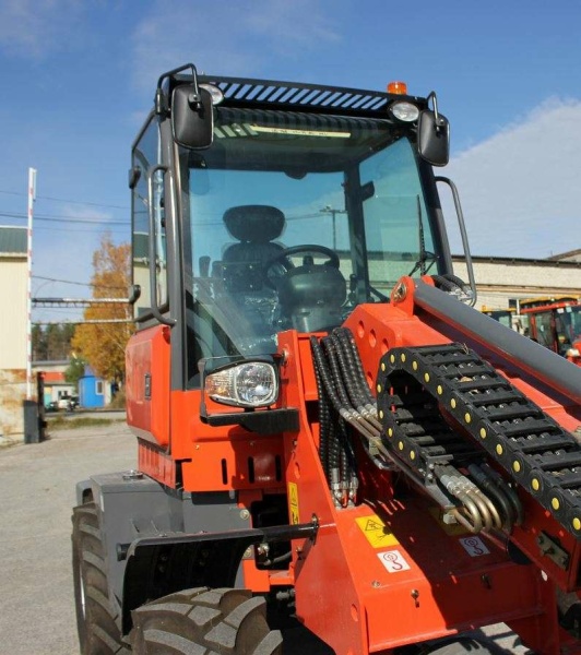 Телескопический погрузчик MTK TL2000