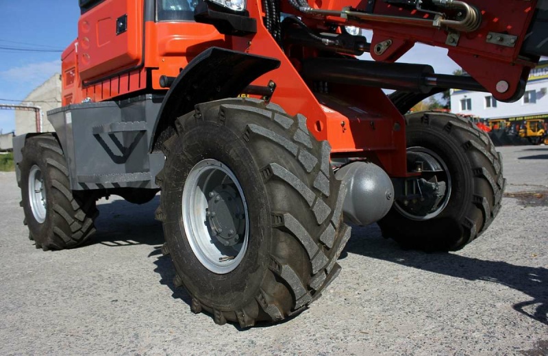 Телескопический погрузчик MTK TL2000