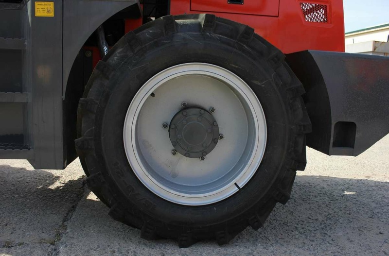 Телескопический погрузчик MTK TL2500