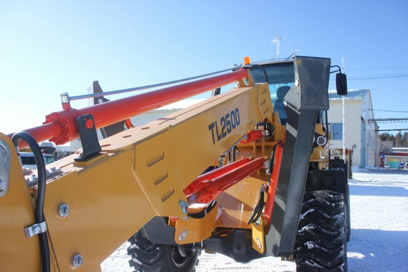 Телескопический погрузчик MTK TL2500 с аутригерами 9м