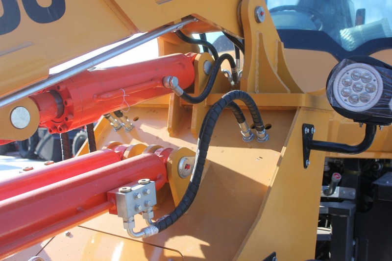 Телескопический погрузчик MTK TL2500 с аутригерами 7м