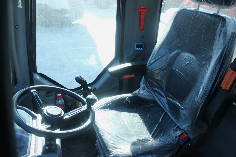 Телескопический погрузчик MTK TL2500 с аутригерами 7м