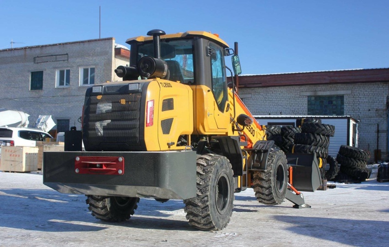 Телескопический погрузчик MTK TL2500 с аутригерами 7м