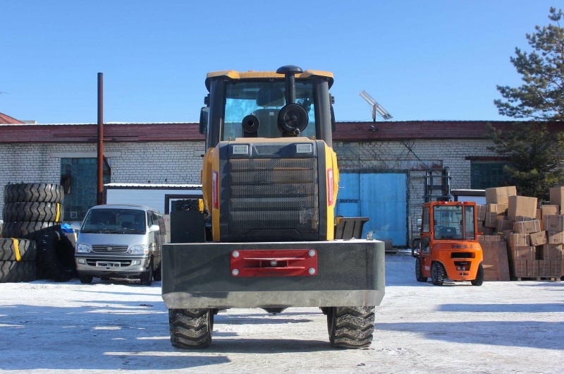 Телескопический погрузчик MTK TL2500 с аутригерами 7м