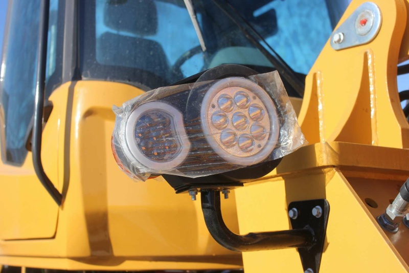 Телескопический погрузчик MTK TL2500 с аутригерами 7м