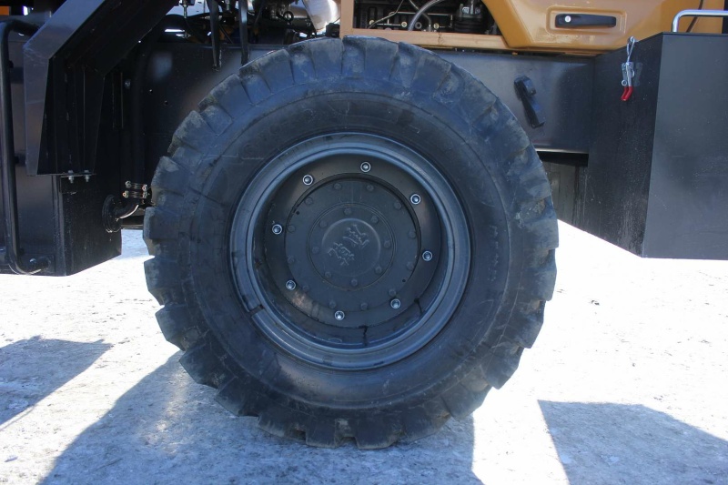 Телескопический погрузчик MTK TL2500 с аутригерами 7м