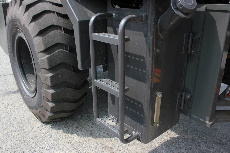 Телескопический погрузчик MTK TL4000 с аутригерами