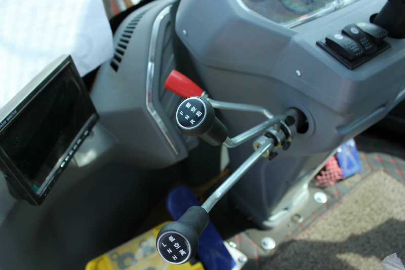 Телескопический погрузчик MTK TL4000 с аутригерами