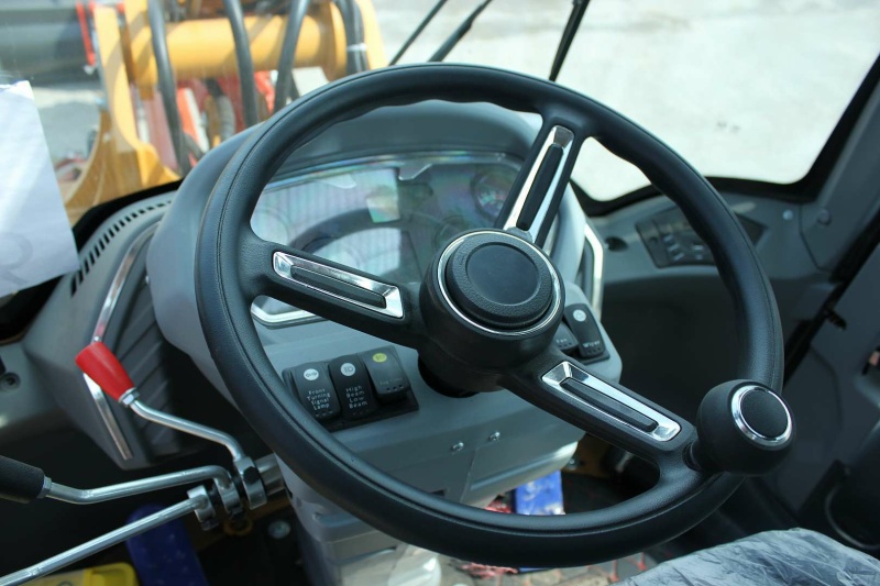 Телескопический погрузчик MTK TL4000 с аутригерами