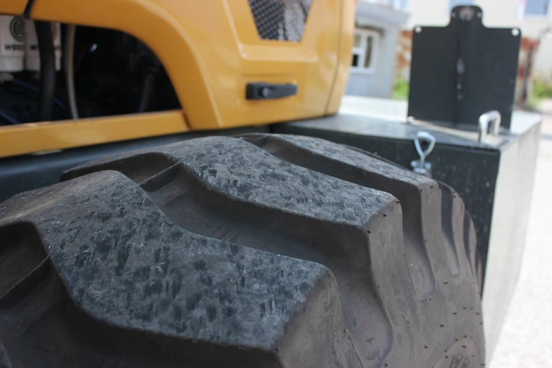 Телескопический погрузчик MTK TL4000 с аутригерами