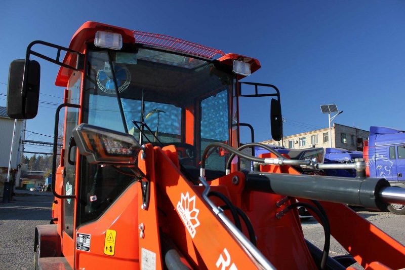 Фронтальный погрузчик МТК 150