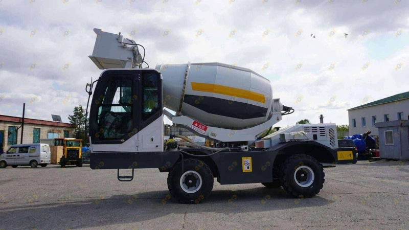 Самоходный бетоносмеситель MTK mix 2.5