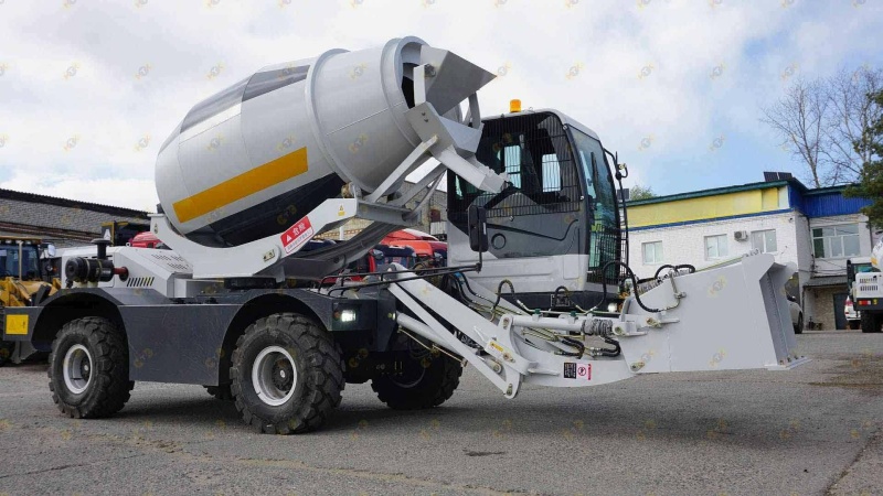 Самоходный бетоносмеситель MTK mix 2.5