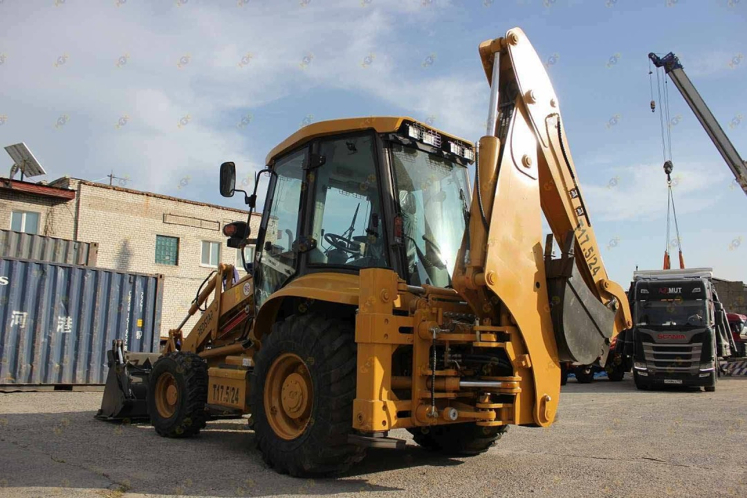 Экскаватор-погрузчик MTK T17,5/24, мощность двигателя 102 кВт