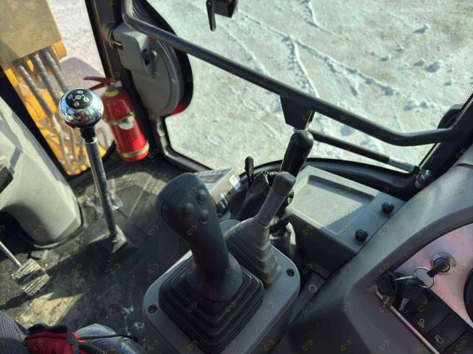 Экскаватор-погрузчик MTK T17,5/24 (Carraro), мощность двигателя 100 кВт
