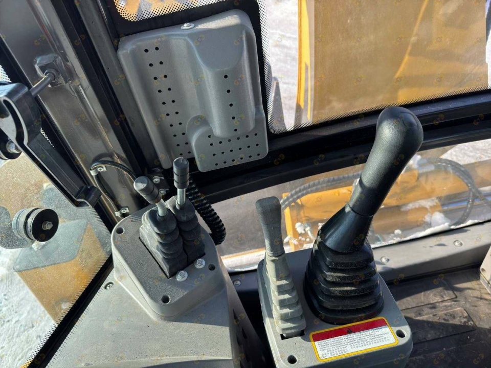 Экскаватор-погрузчик MTK T17,5/24 (Carraro), мощность двигателя 100 кВт