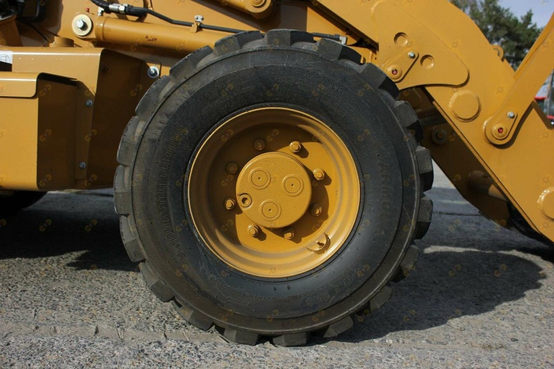 Экскаватор-погрузчик MTK T17,5/24 (Carraro)