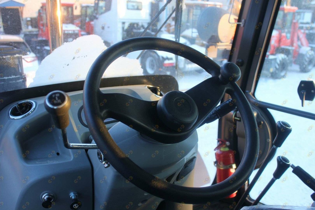 Экскаватор-погрузчик MTK T28/28, мощность двигателя 102 кВт
