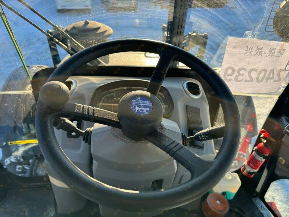 Экскаватор-погрузчик MTK WZM 4PRO, мощность двигателя 100 кВт
